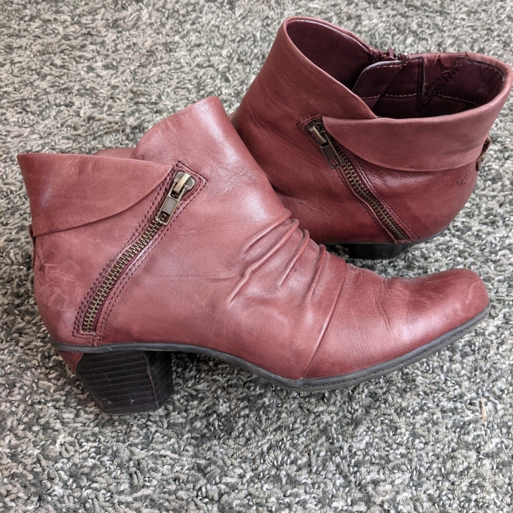 Earth Women's Red Leather Ankle Boots Size 9.5